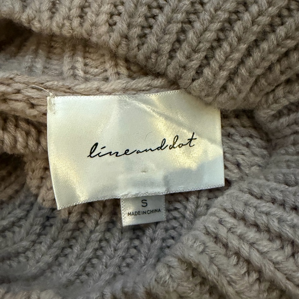 Line and Dot knit sweater size small - Picture 3 of 6